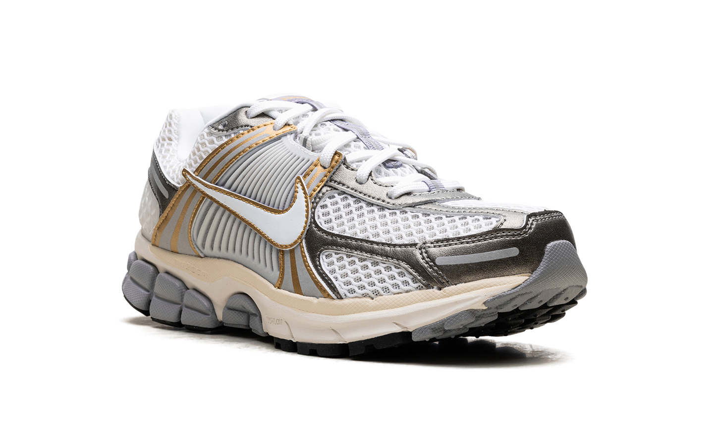 Zoom Vomero 5 "Platinum Tint Metallic Gold" HJ7247 099