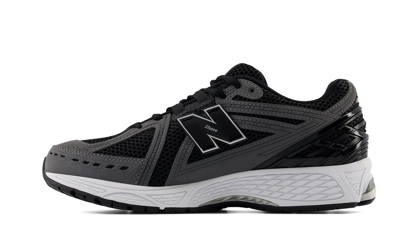 1906R "Black Team Red Castlerock" U1906RCB