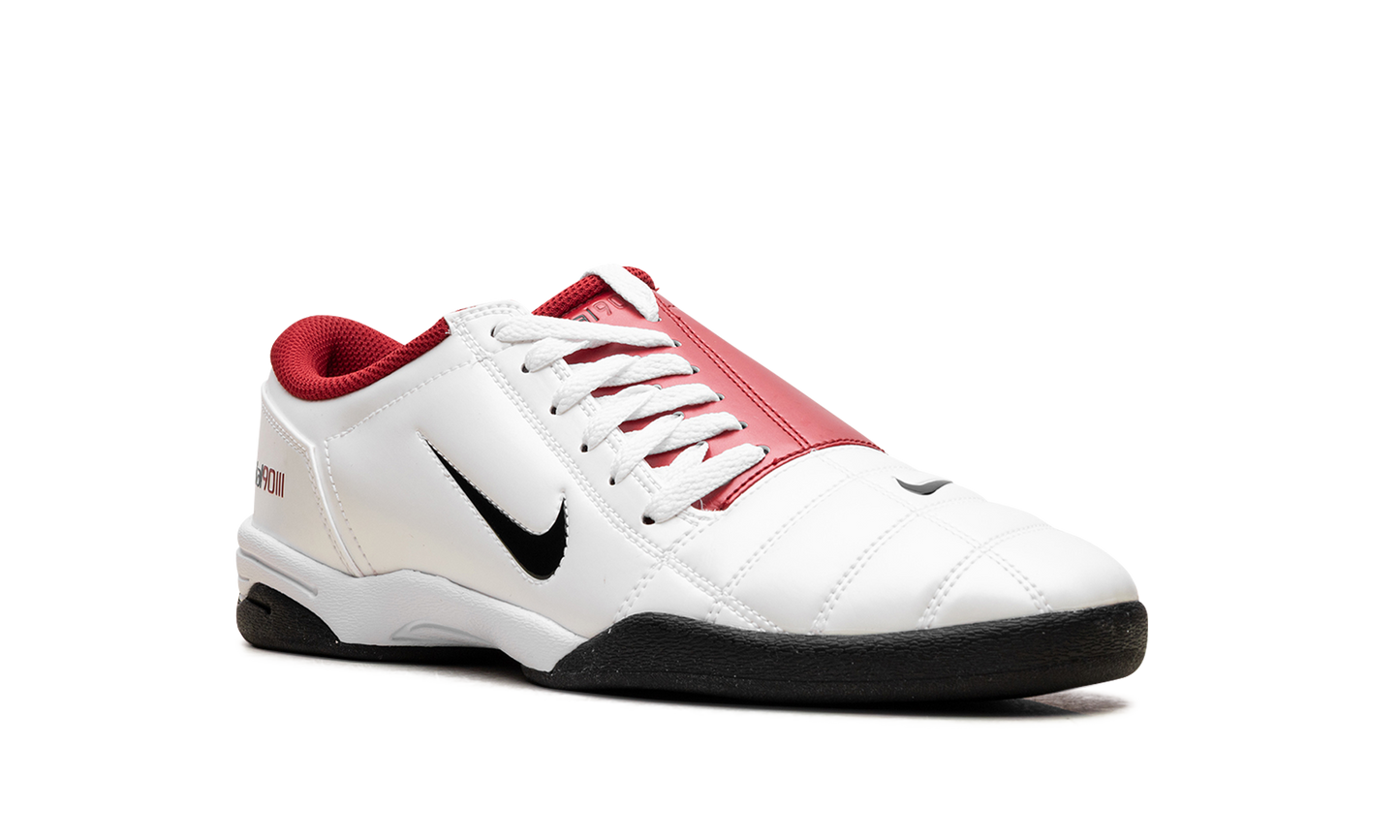 Total 90 III "White / Gym Red" HQ2851 100