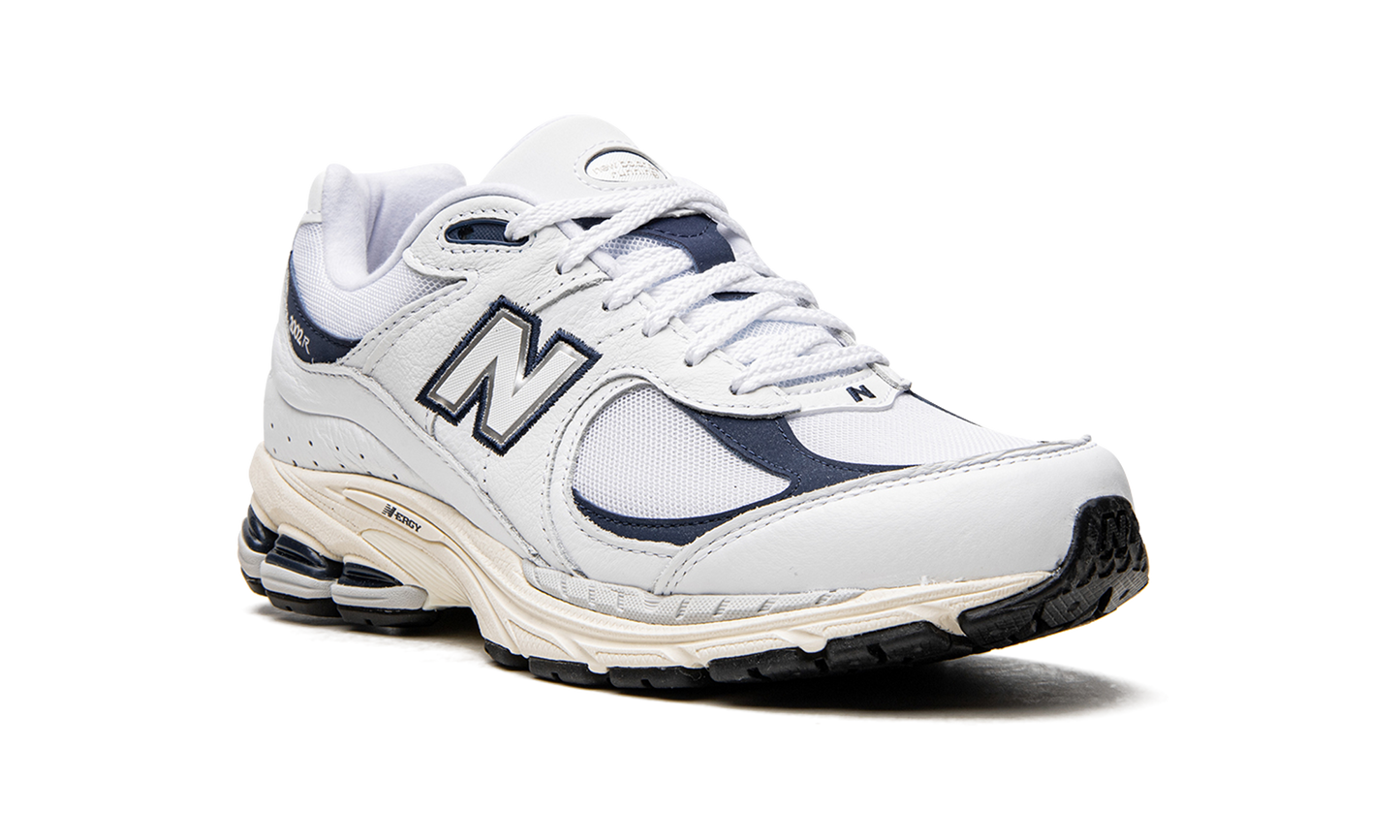 2002R "White / Natural Indigo" M2002RHQ