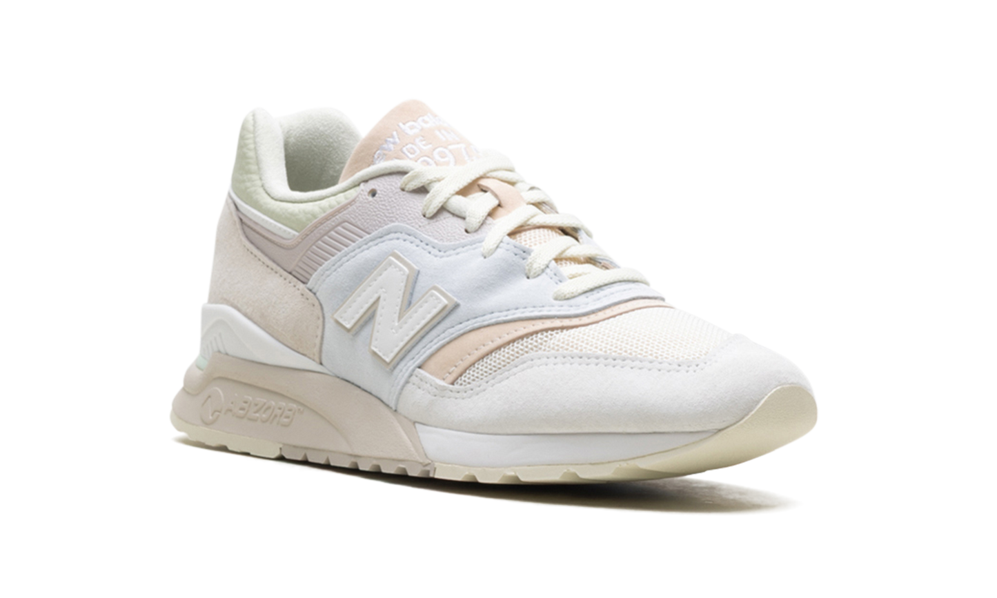 997.5 "MiUSA Kith Easter White Ice Blue Peach"