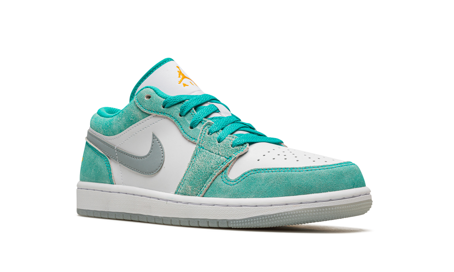 Air Jordan 1 Low SE "New Emerald" DN3705 301