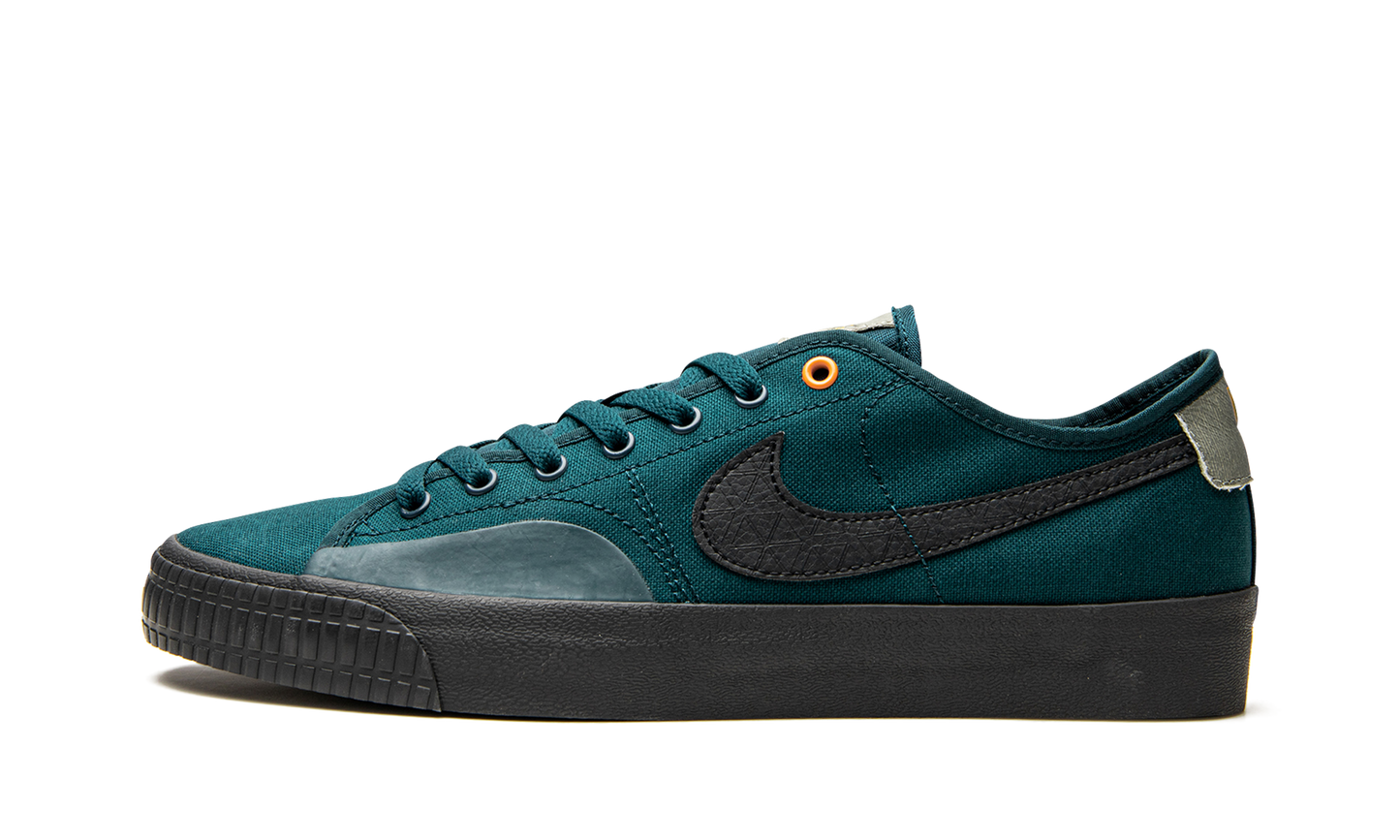 SB Blazer Court "Daan Van Der Linden" CZ5605 301