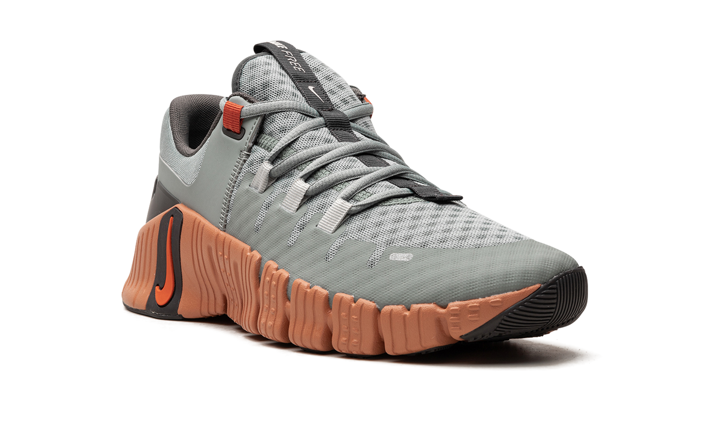 Free Metcon 5 "Mica Green" DV3949 301