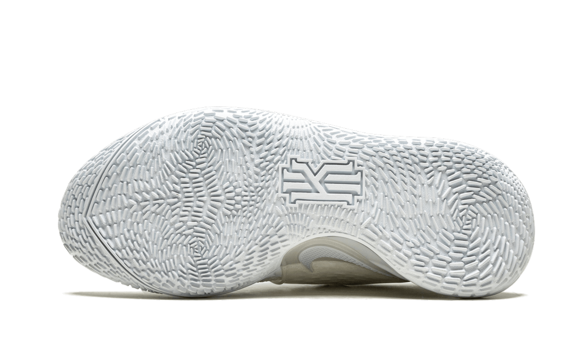 Kyrie Low 2 "SpongeBob SquarePants - Sandy Cheeks" CJ6953 100