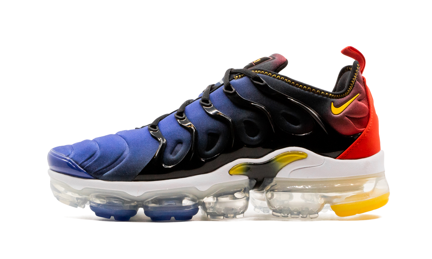 Air VaporMax Plus "Captain Marvel" DC1476 001