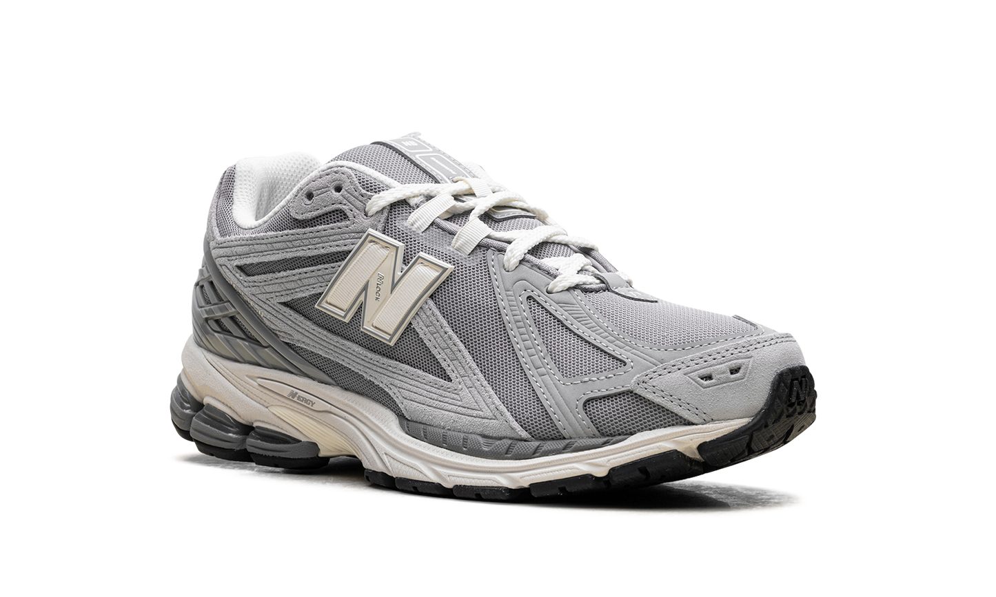 1906R "Raincloud" M1906REJ