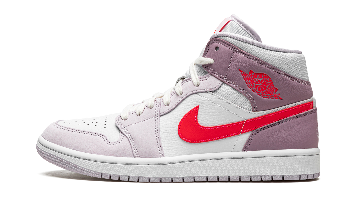 AIR JORDAN 1 MID WMNS "Valentine's Day 2022" DR0174 500
