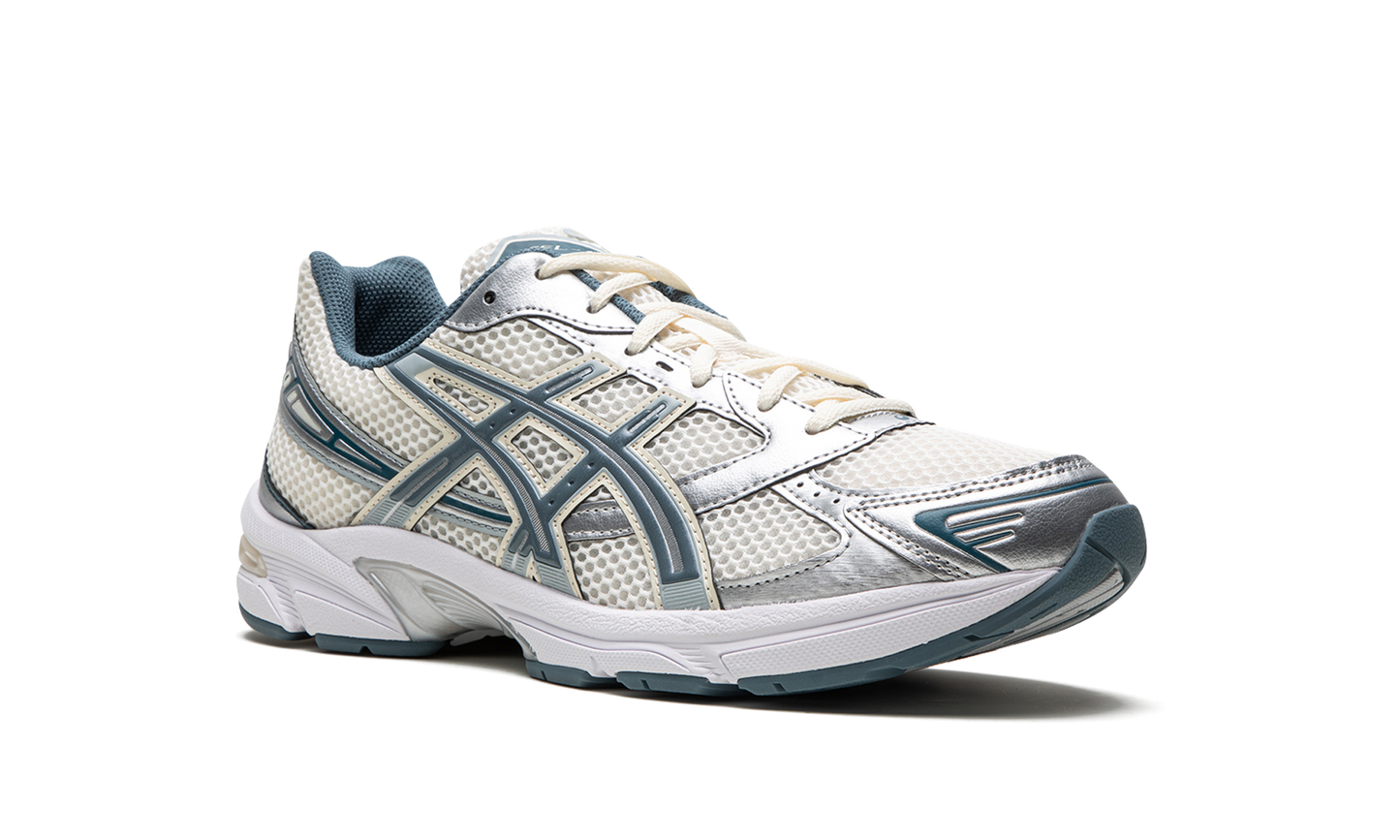 Gel-1130 "Cream / Ironclad" 1201A256 115