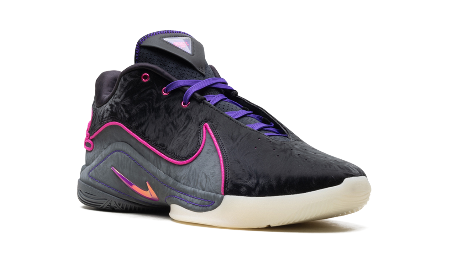 LeBron 22 "Blacklight" FZ1094 001