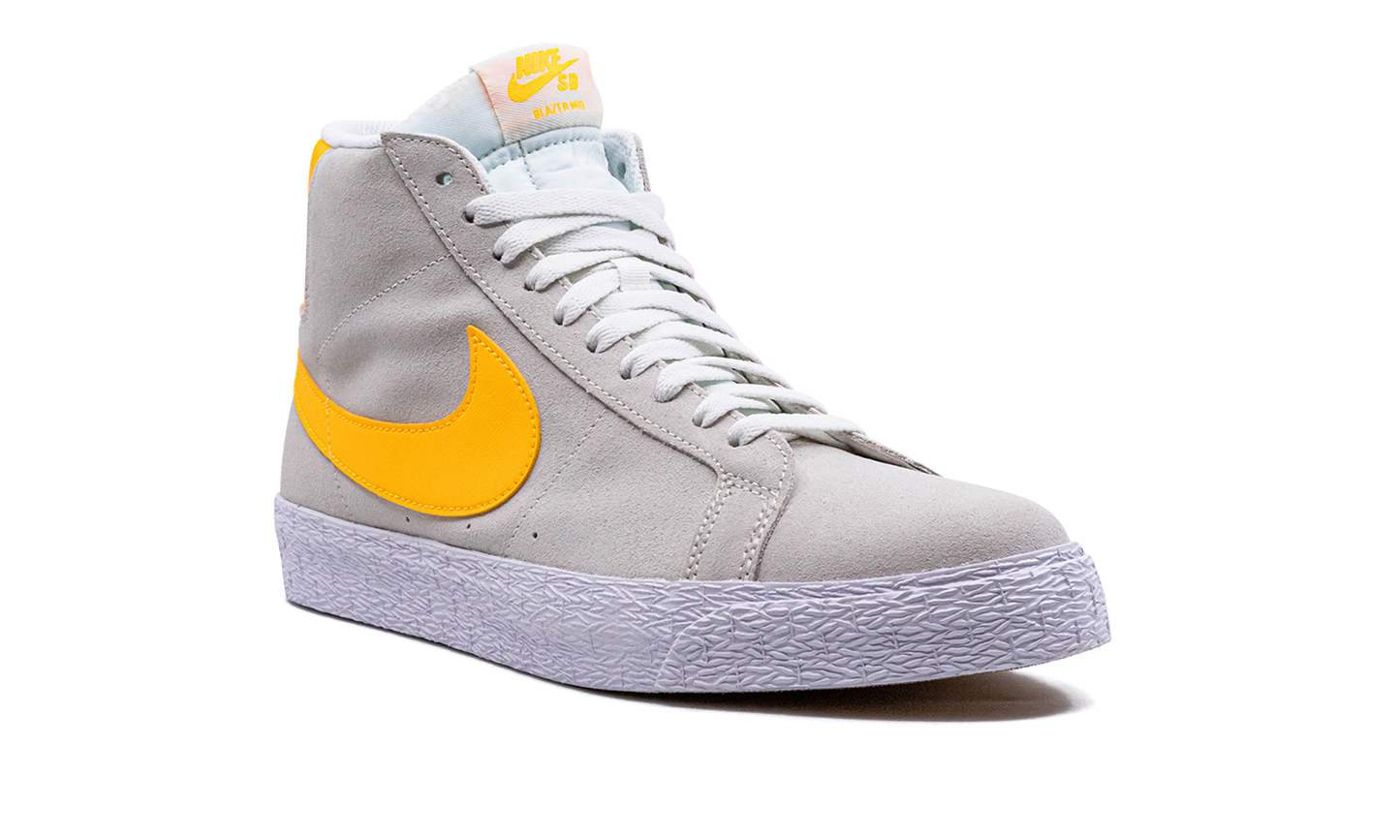 SB Blazer Mid "Laser Orange" 864349 110