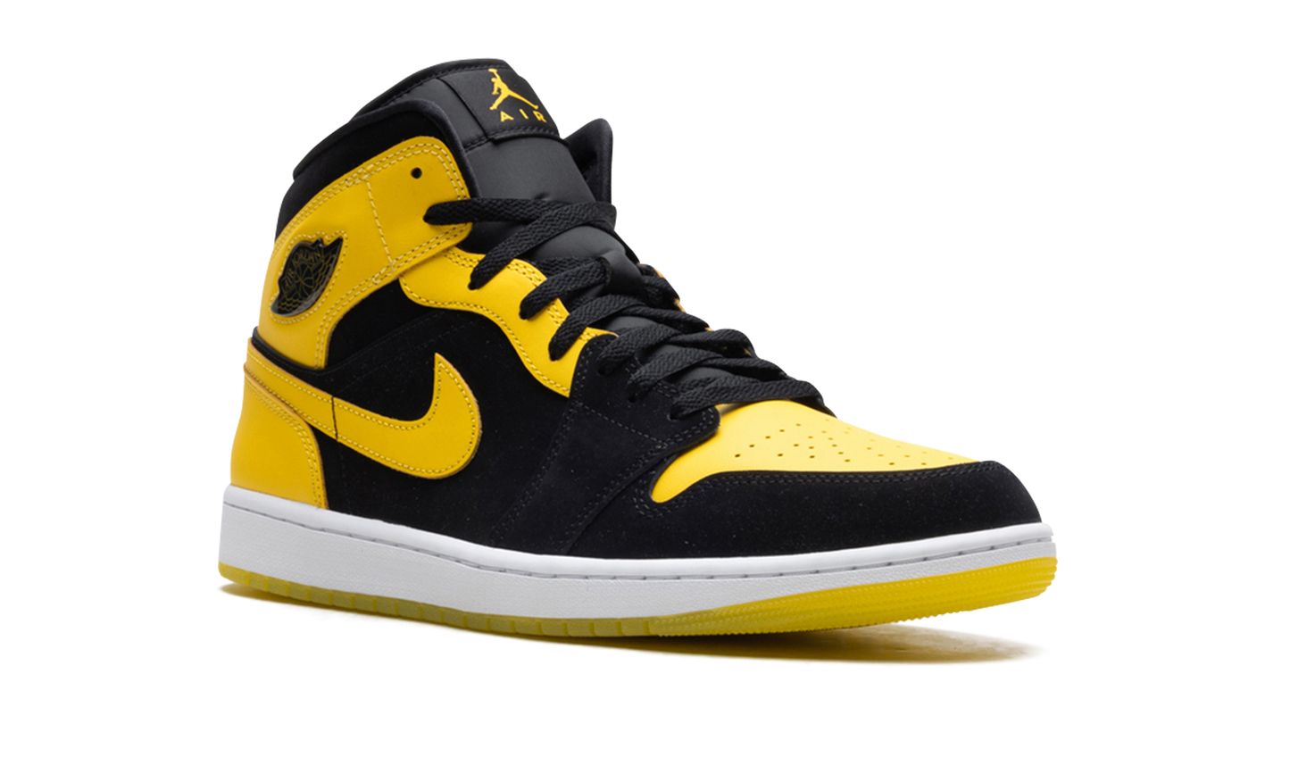 Air Jordan 1 Mid "New Love" HJ6654 071