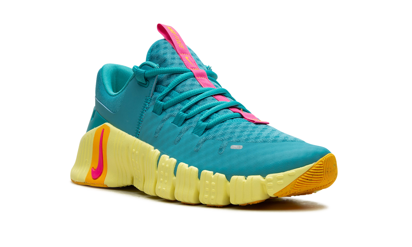 Free Metcon 5 "Dusty Cactus Fierce Pink" DV3949 302