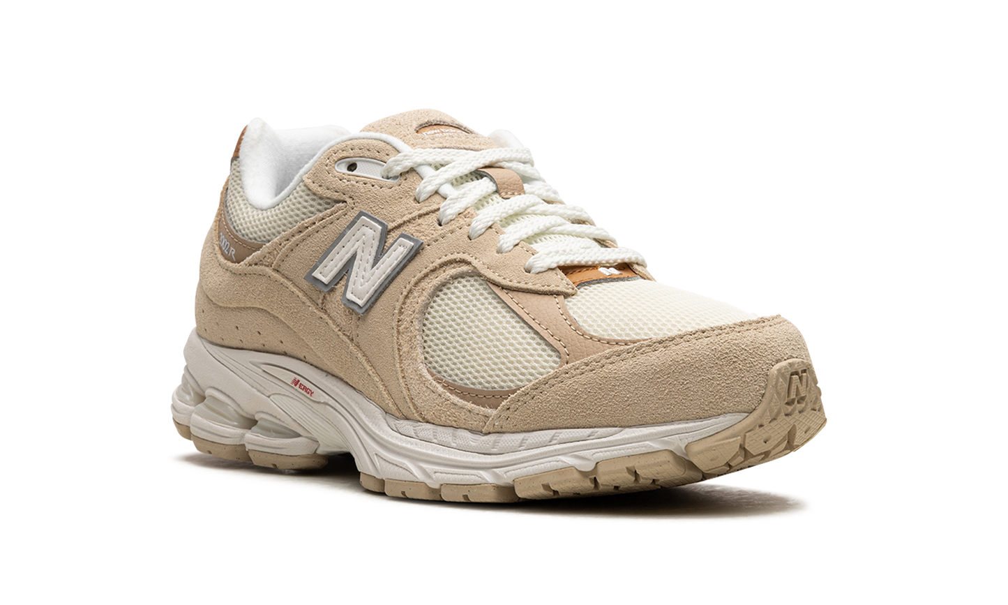 2002R "Sandstone" M2002RSC