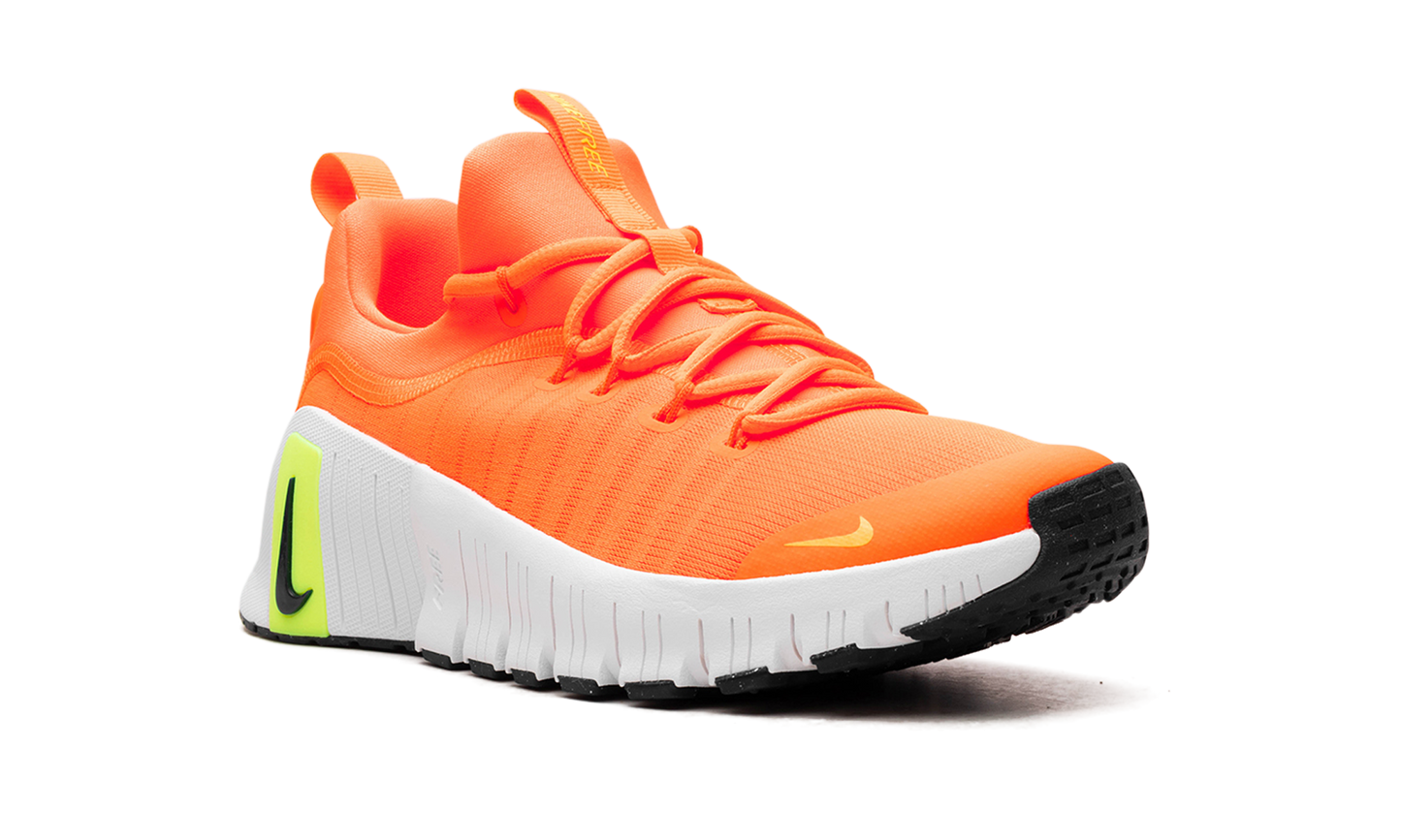 Free Metcon 6 WMNS "Orange"