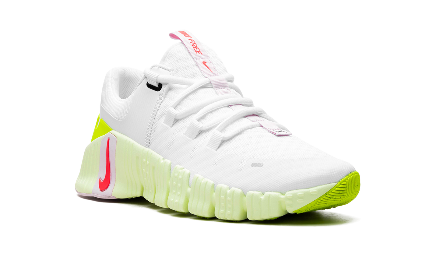 Free Metcon 5 WMNS "Barely Volt Pink Foam" DV3950 104