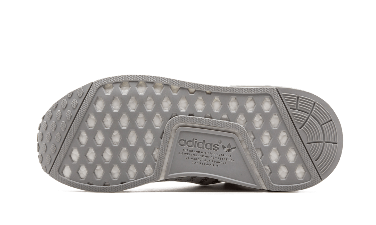 NMD_R1 "3 Stripes" S76518