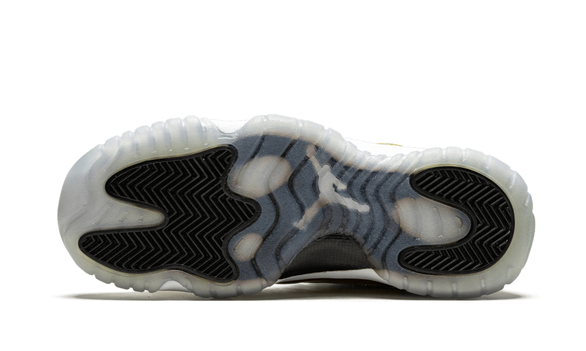 Air Jordan 11 Retro Low GS "Closing Ceremony"