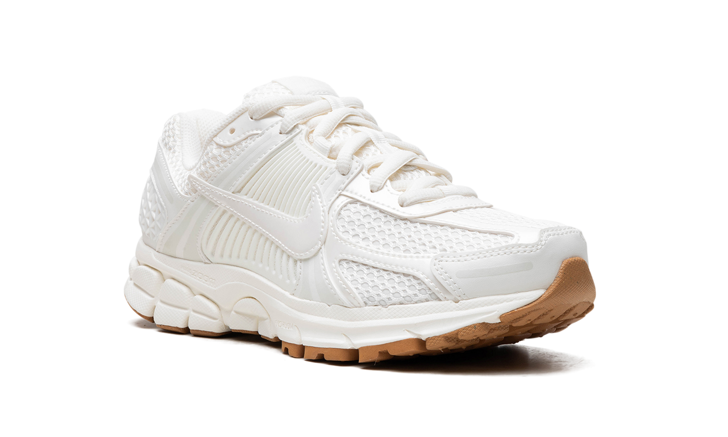 WMNS Nike Zoom Vomero 5 "SAIL GUM" HM5886 133