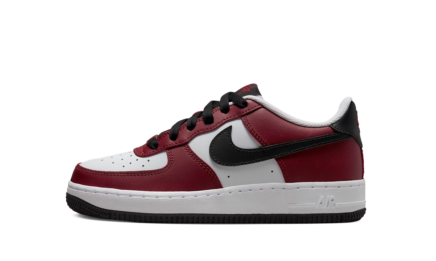 Air Force 1 Low LV8 "Team Red" FD0300 600