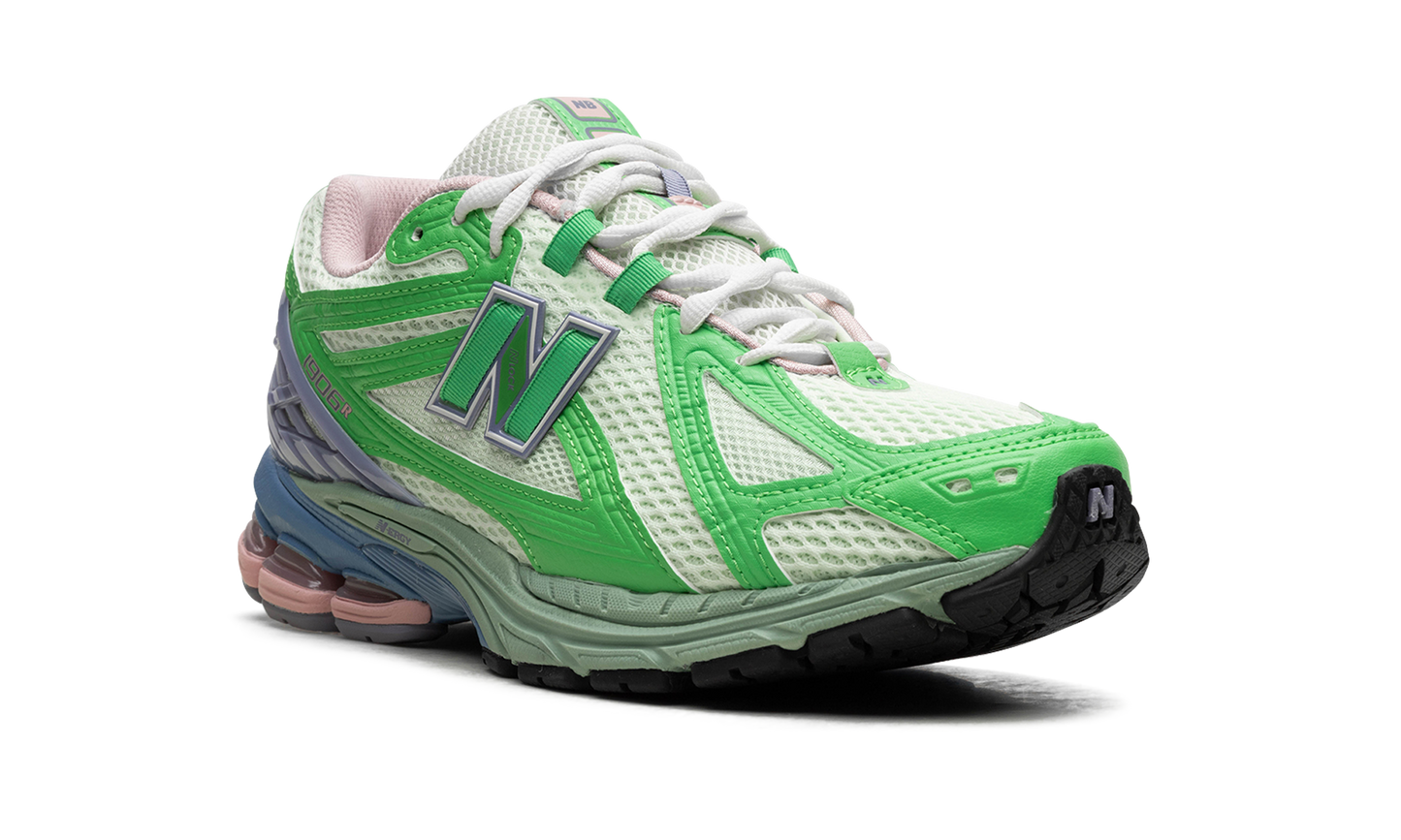 1906R "Green Astral Purple" M1906RVA