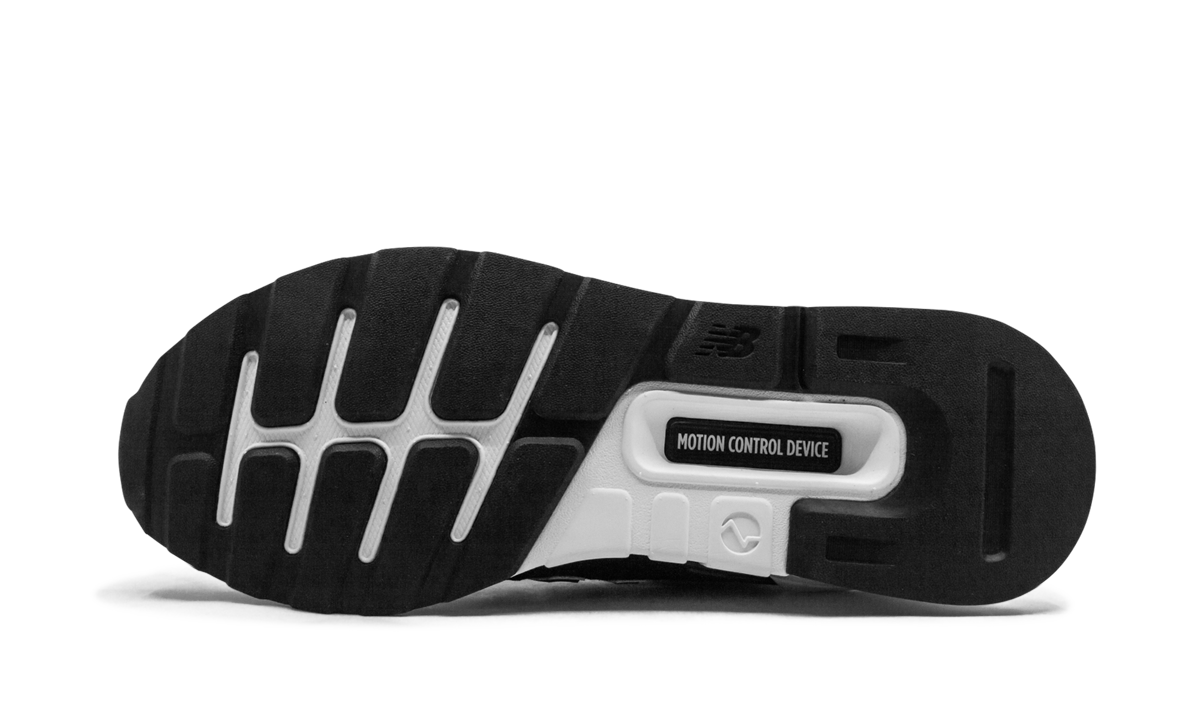 997S "Black" M997SBW