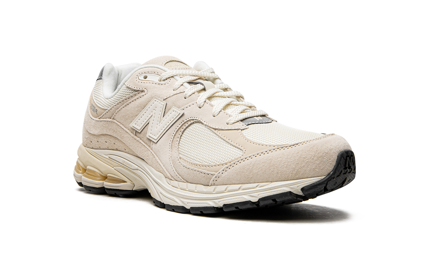 2002R "Calm Taupe" M2002RCC