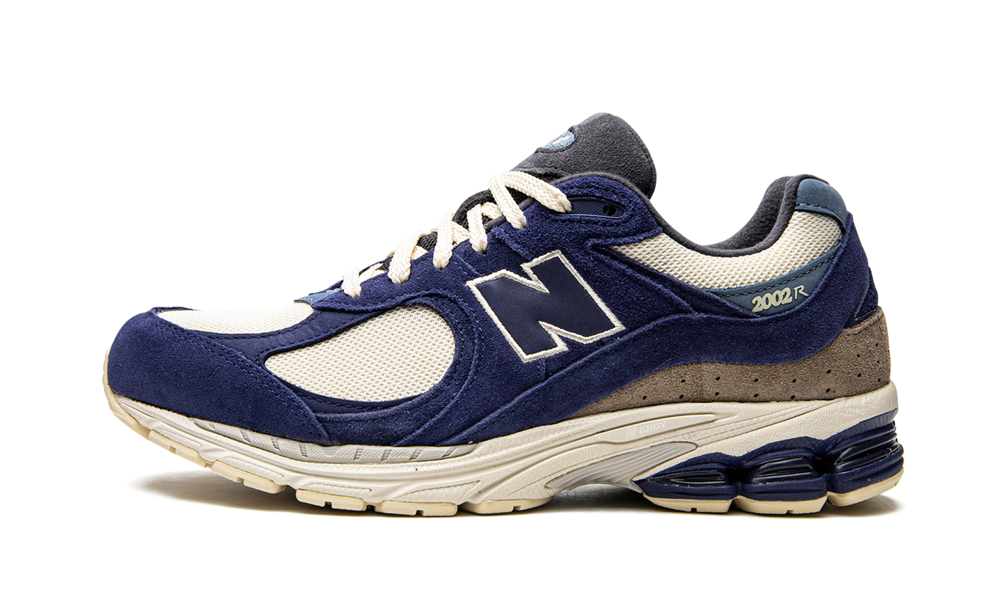 2002R "Night Tide" M2002RG