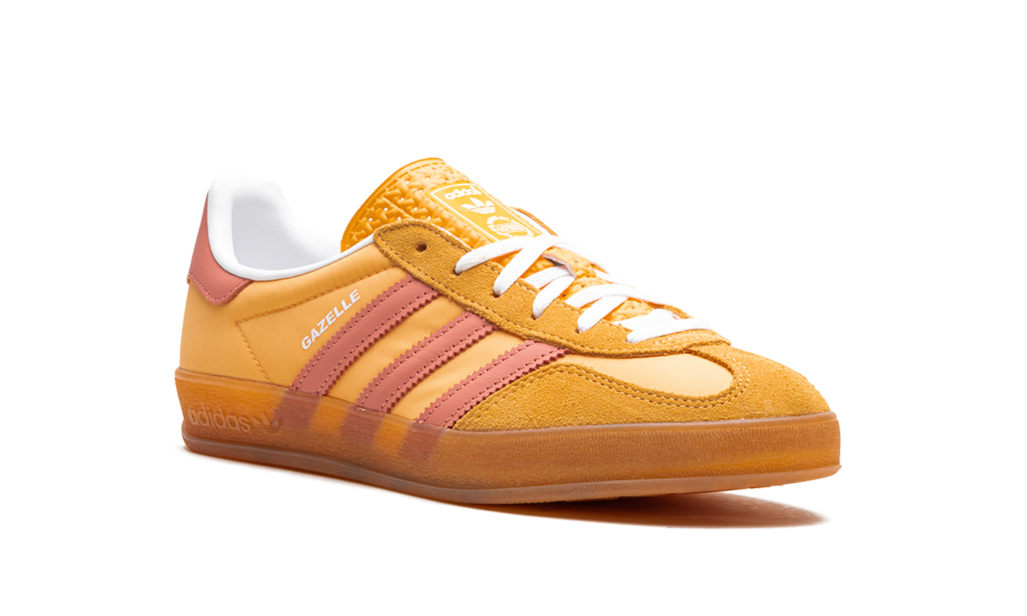 Gazelle Indoor WMNS "Semi Spark Clay" IE2959