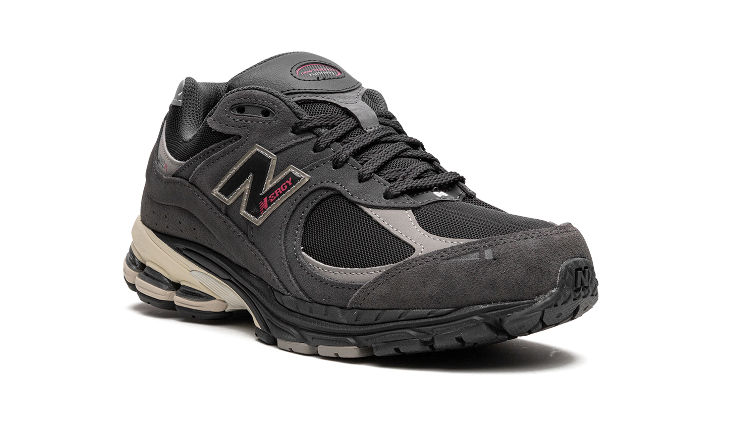 2002R "Grey / Black" M2002RGV