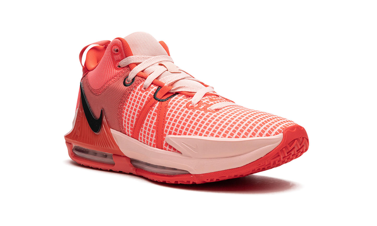 LeBron Witness 7 DM1123 600