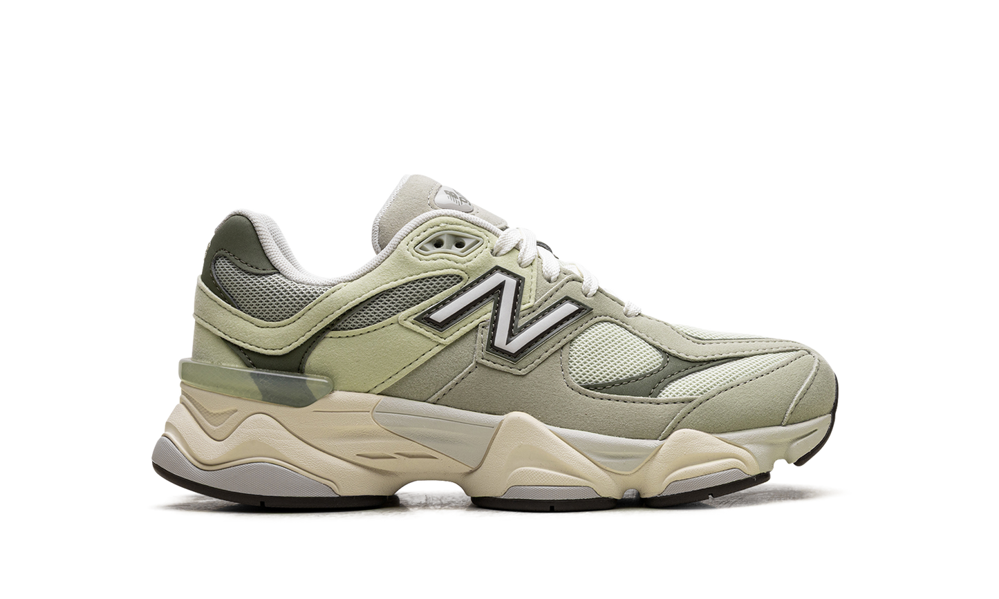 9060 GS "Olivine" GC9060EE