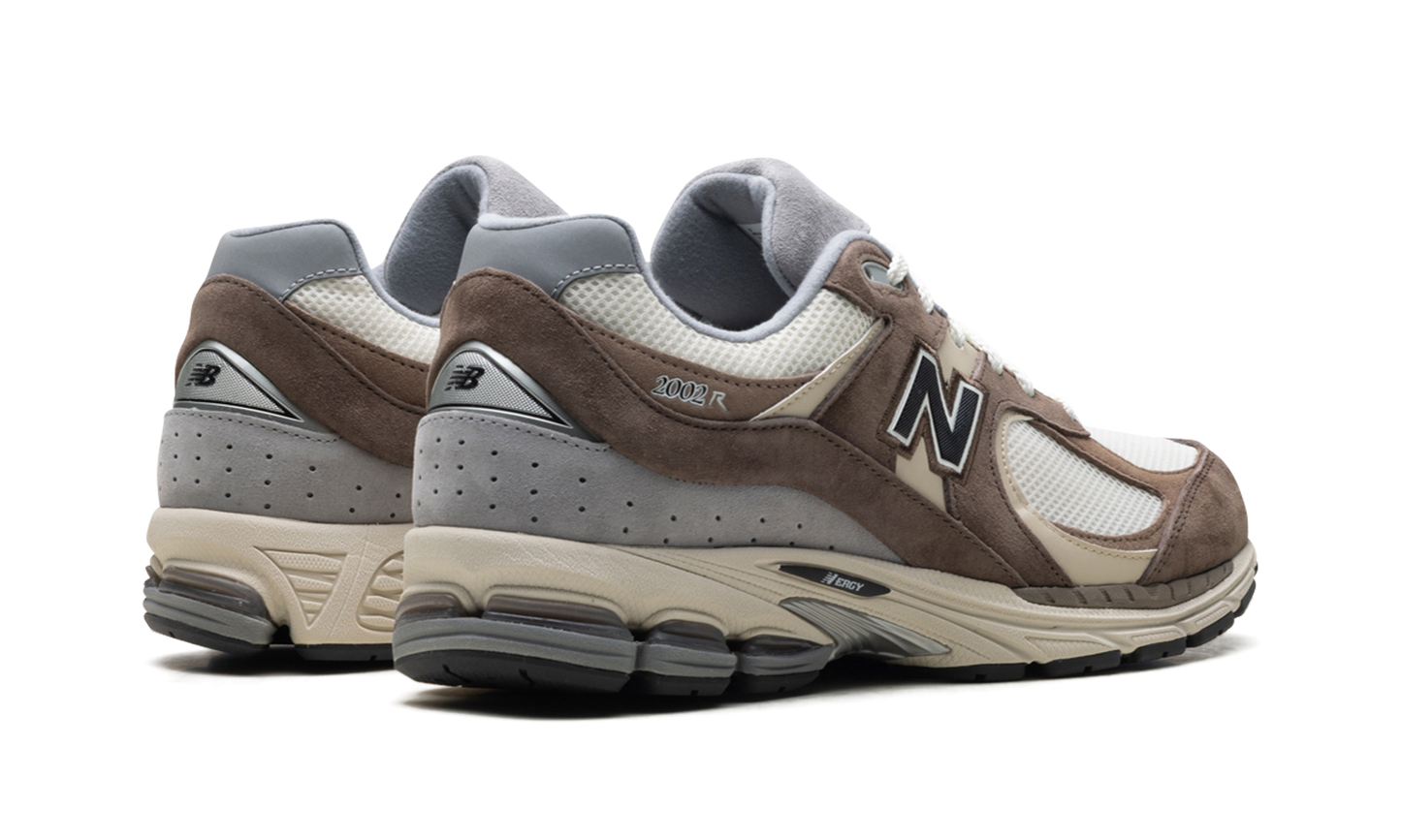 2002R "Emerging Brown" M2002RFZ