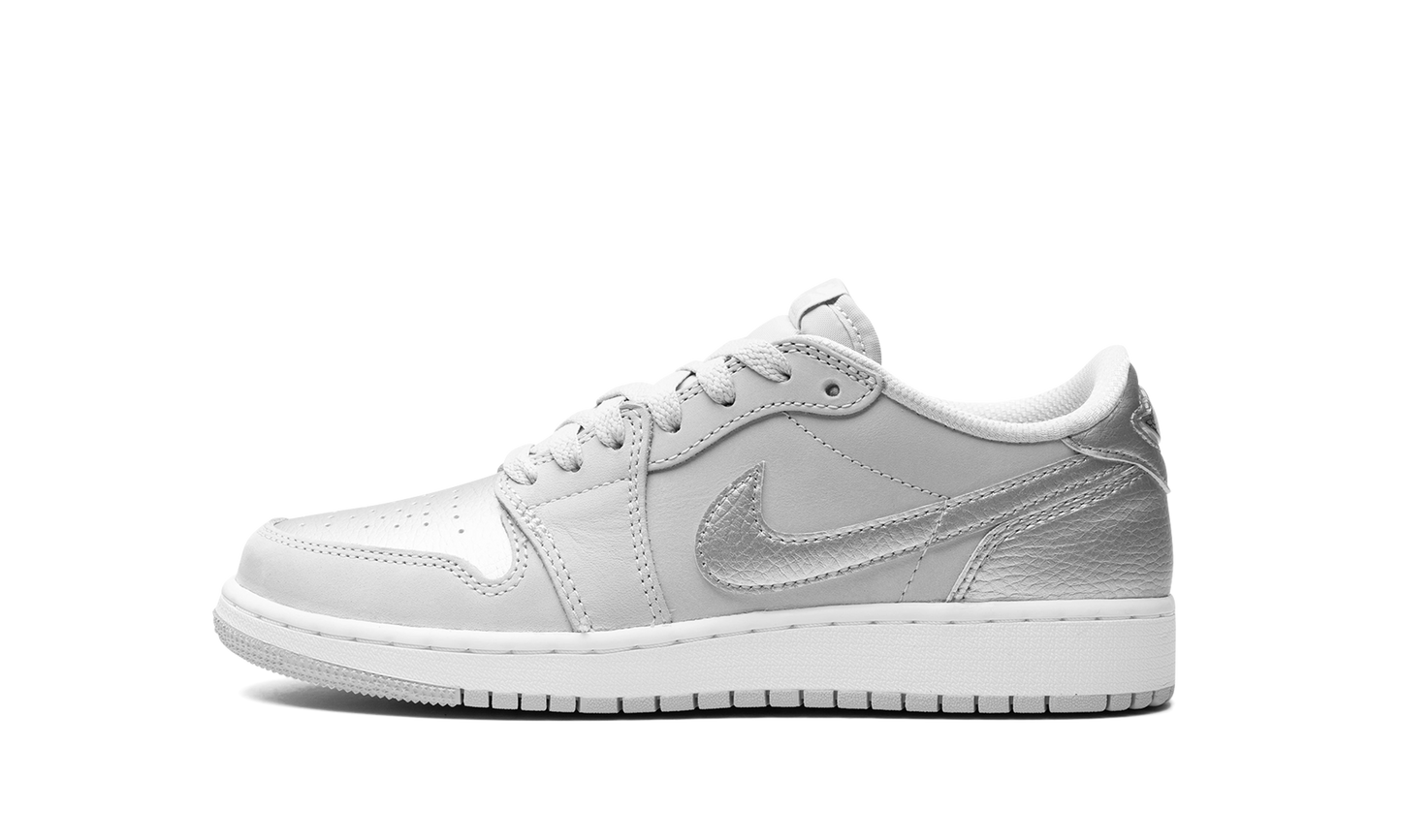 Jordan 1 Low OG GS "Metallic Silver" CZ0858 002