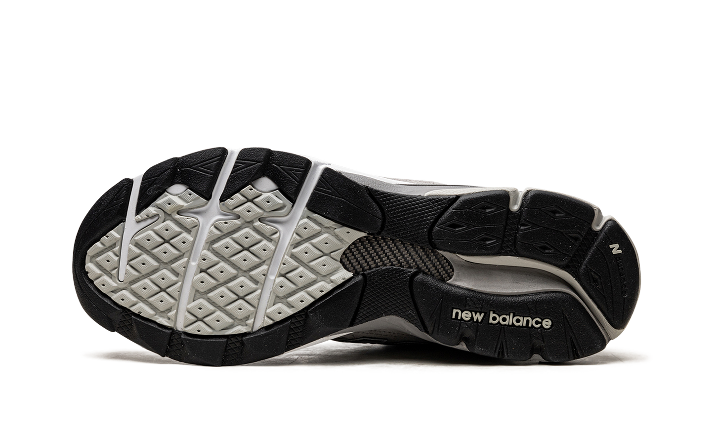 990 V3 "Grey" M990GY3