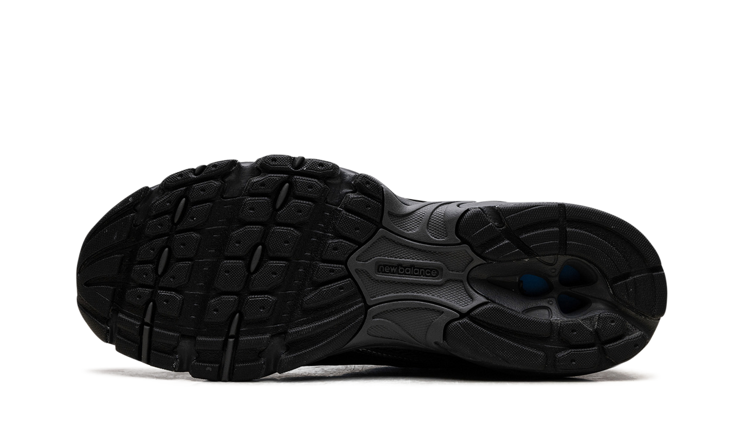 509 "Do Hee Kim - Black Silver" U509E1