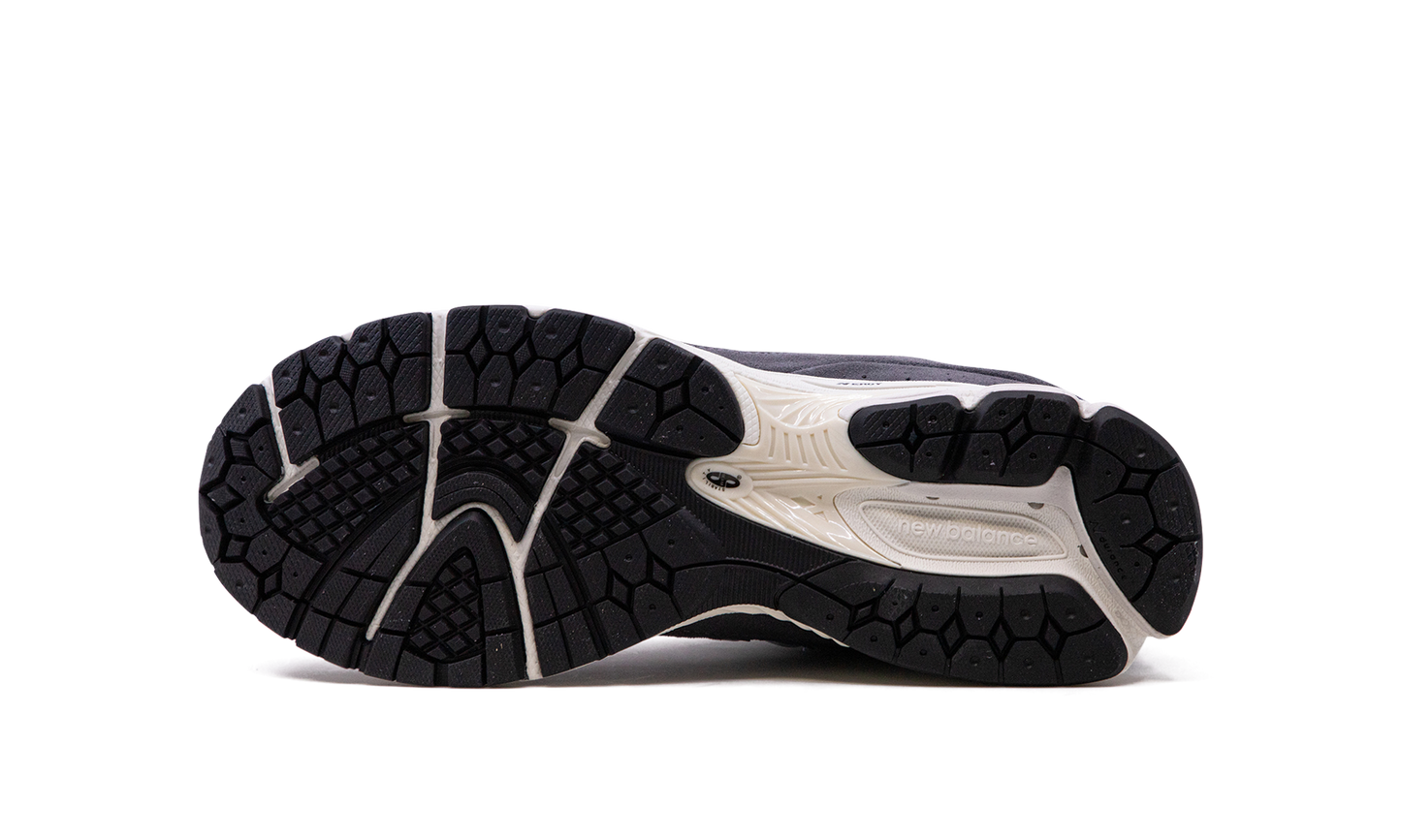 2002R "Magnet" M2002RFB