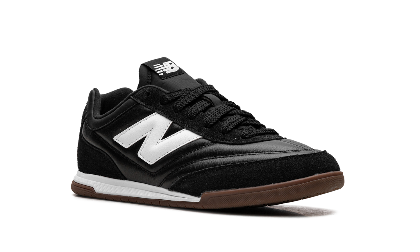 RC42 "Black White" URC42LB