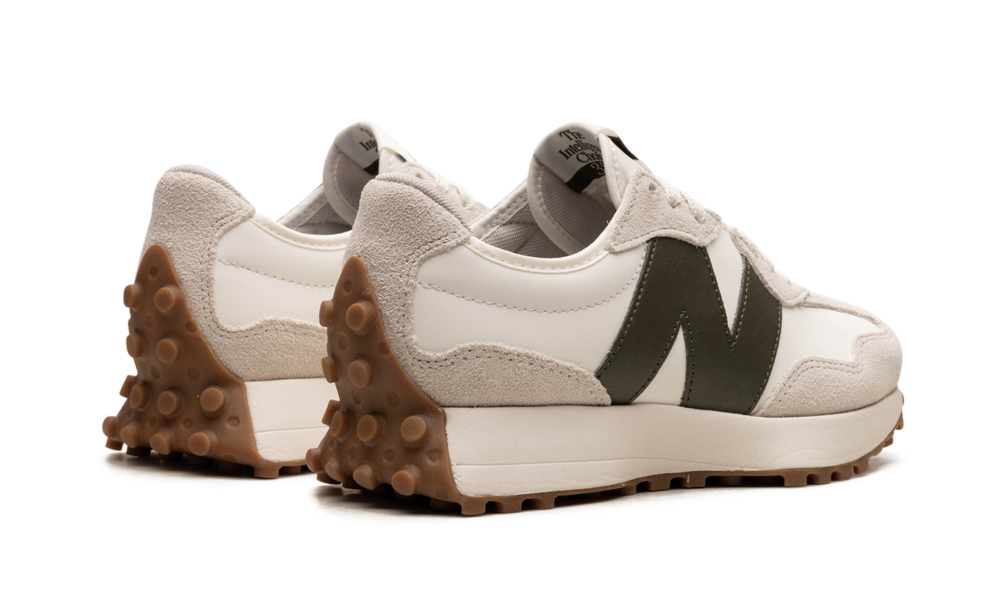 327 "Moonbeam Oak Leaf Green" MS327ASN