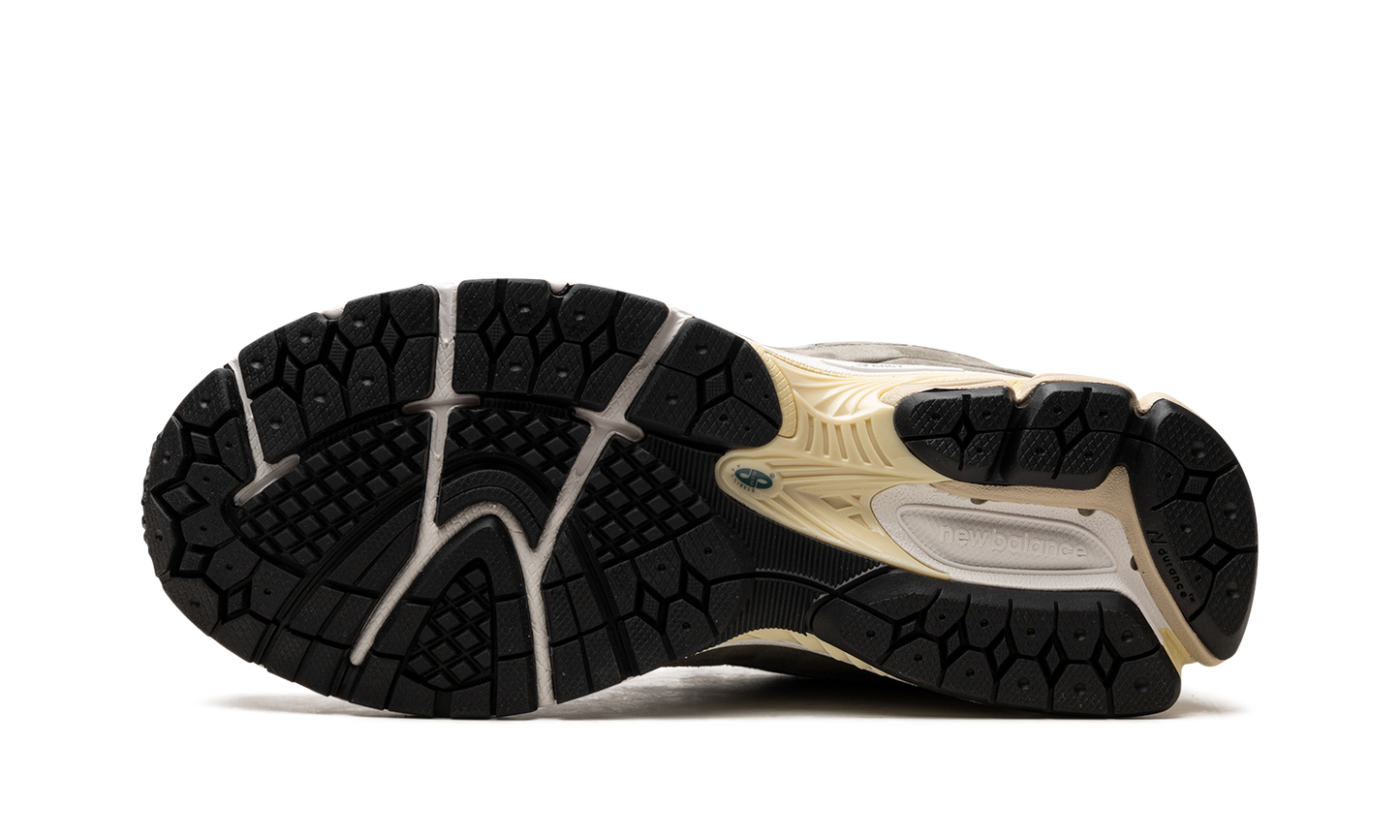 2002R "Steel Blue" M2002RNA