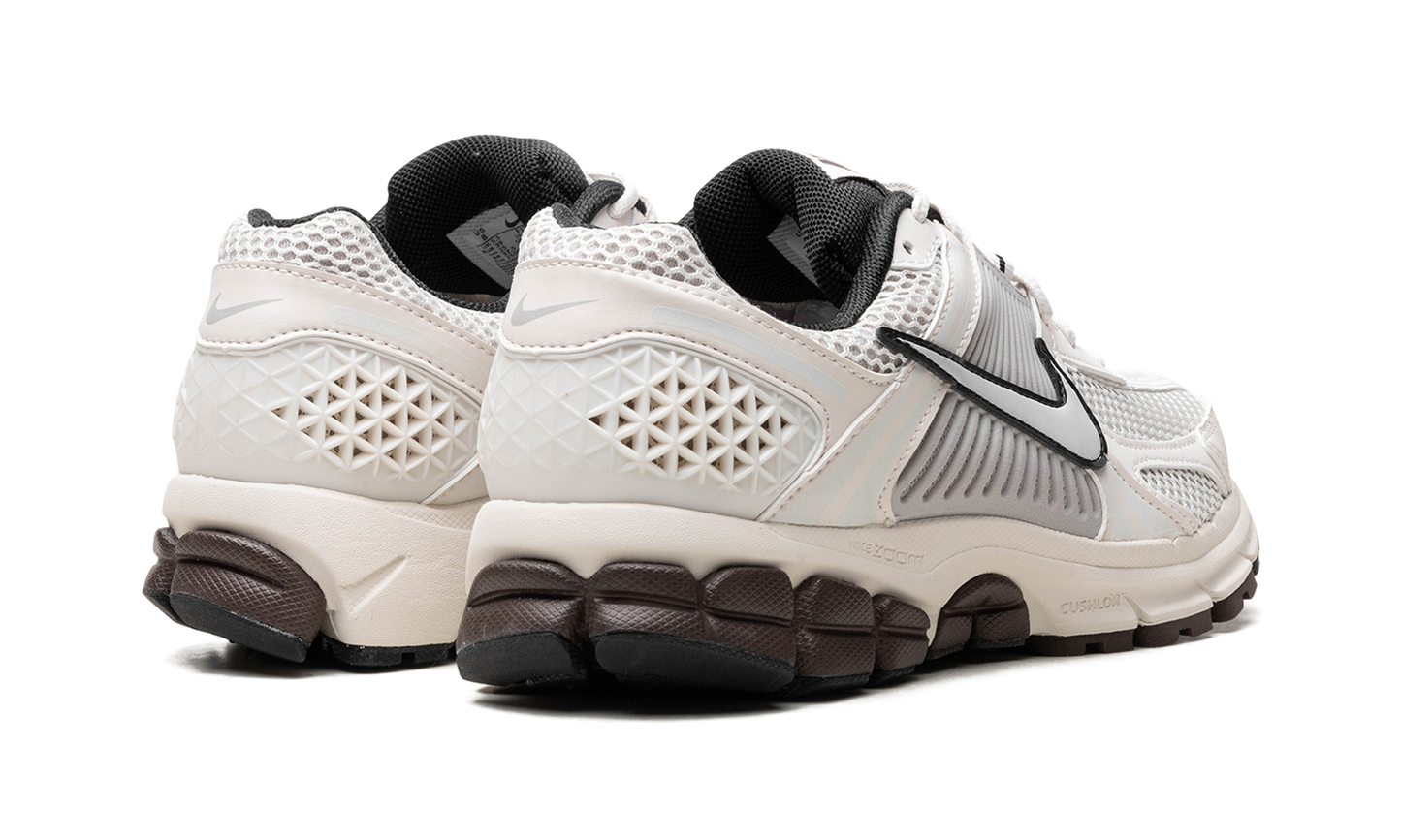 Air Zoom Vomero 5 WMNS "Phantom" FJ2028 001