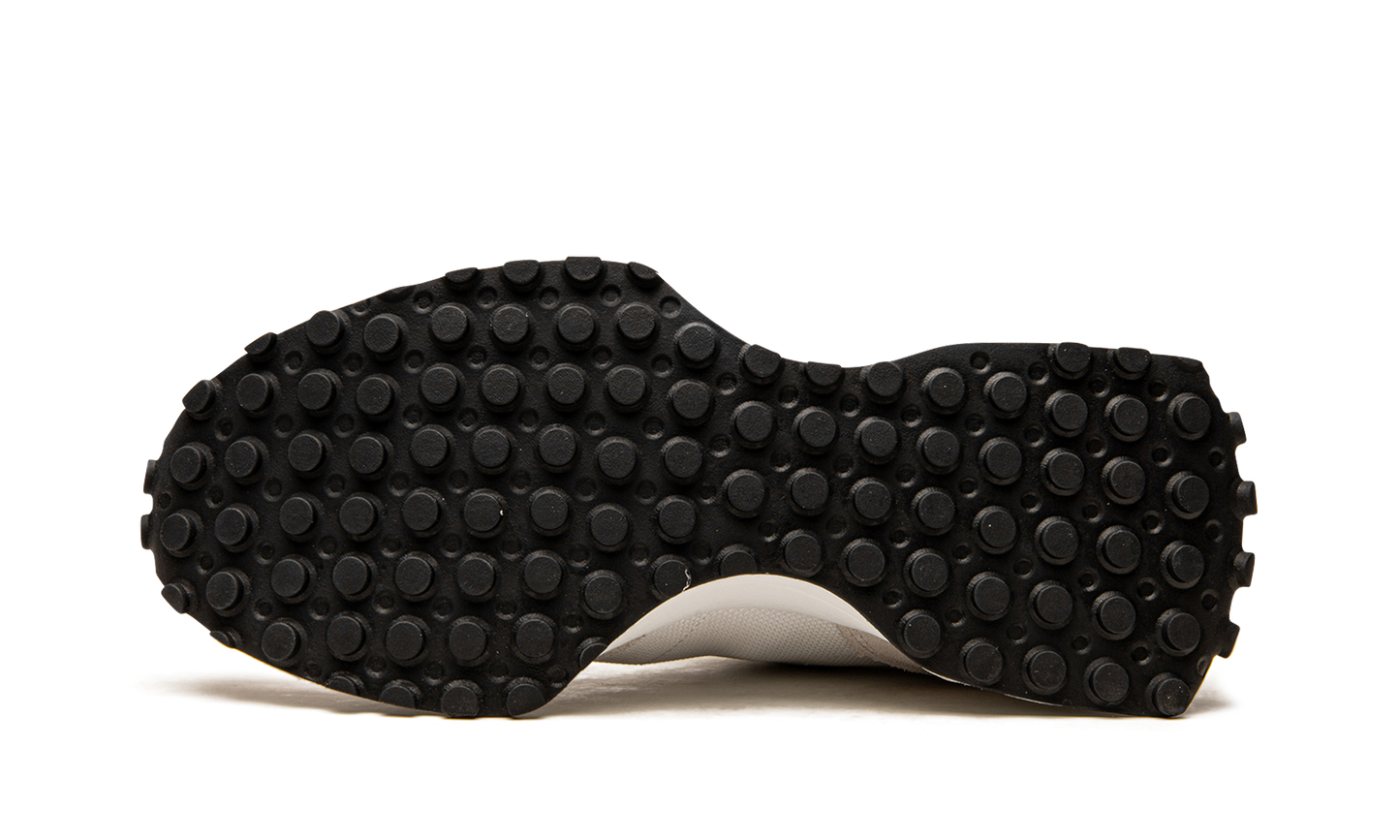 327 "White / Black" MS327CWB