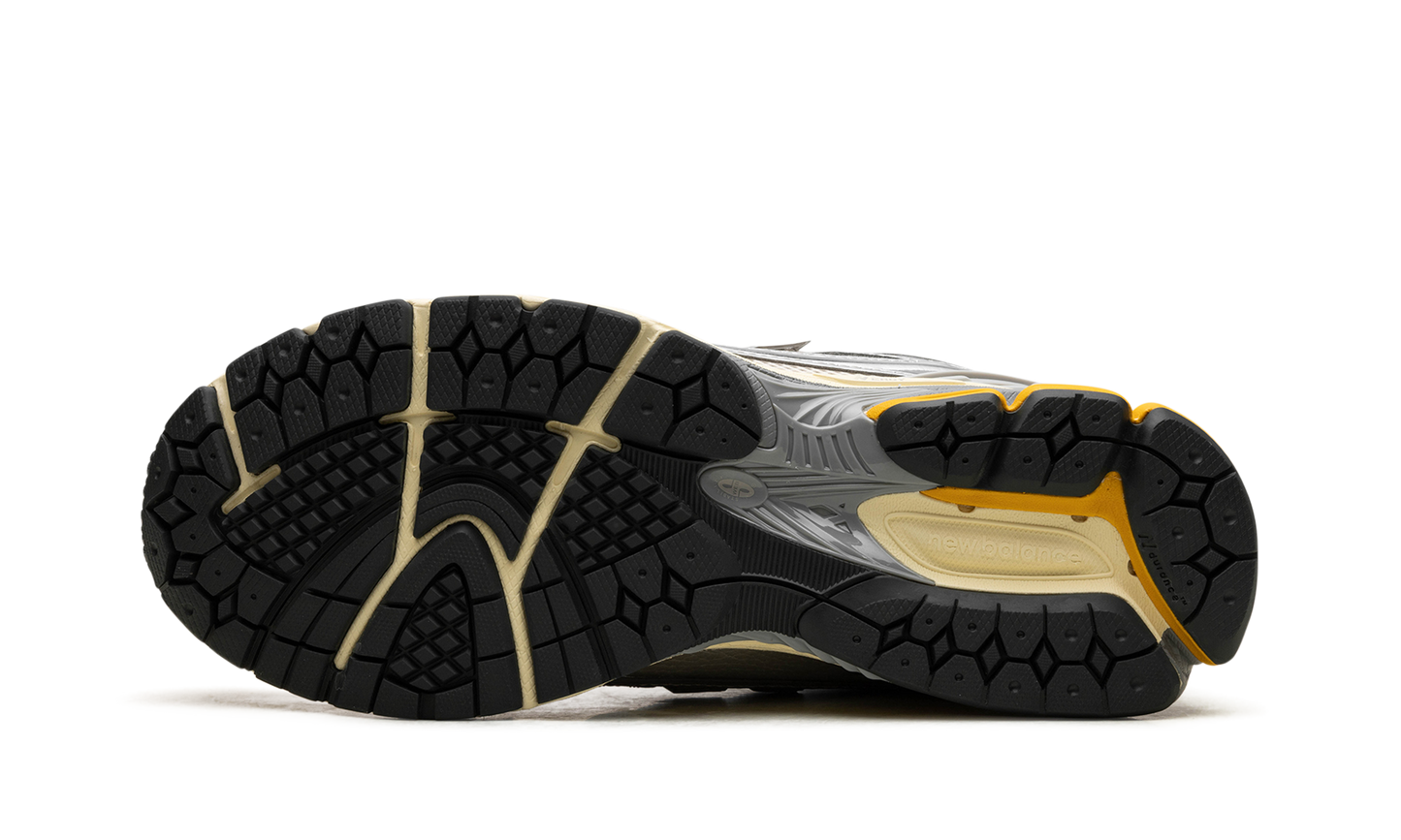 1906R "Metallic Silver Yellow" M1906RRD