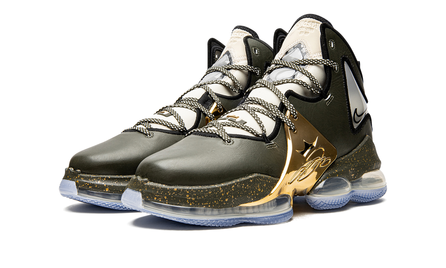 LeBron 19 "Chosen 1" DQ7548 301