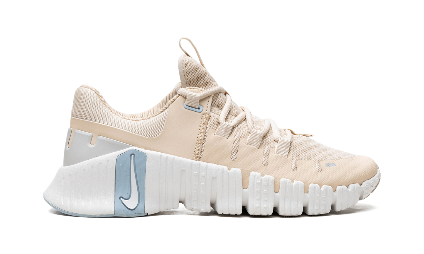 FREE METCON 5 WMNS "Sanddrift" DV3950 105