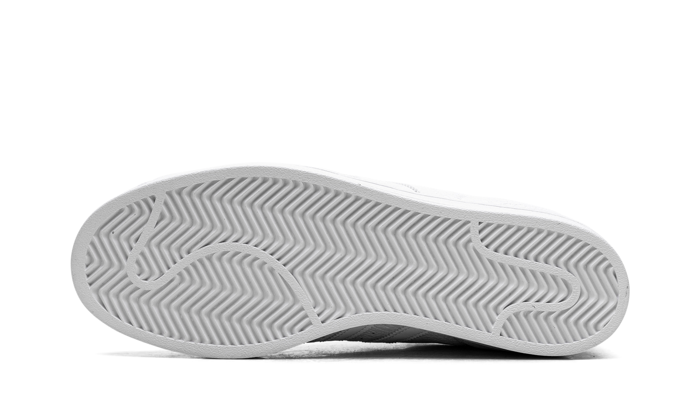 Superstar ADV Vitoria "Cloud White Core Black" JP5705