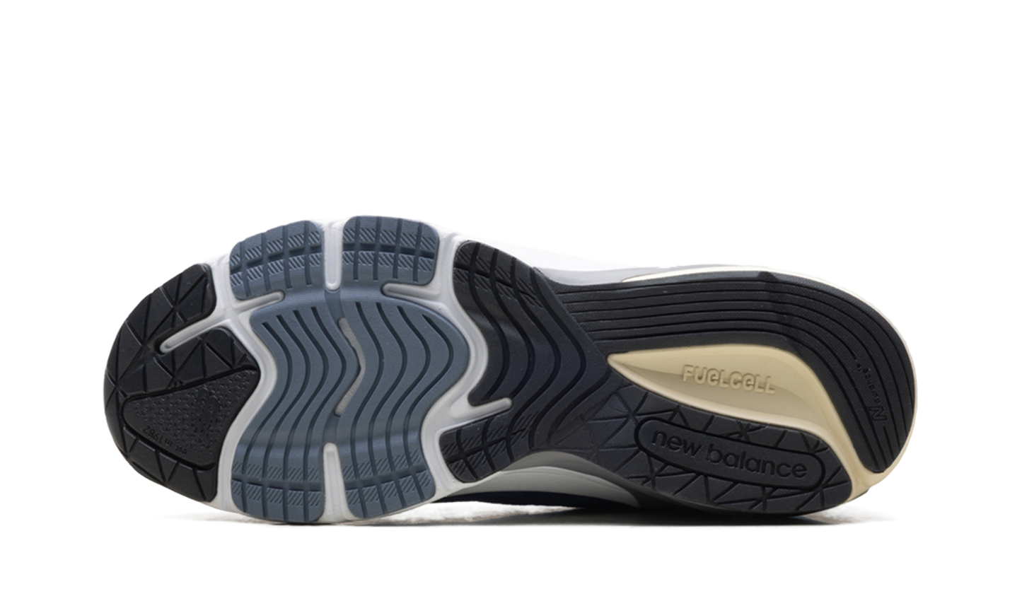 990v6 "Made in USA - Inkwell Black" U990IA6