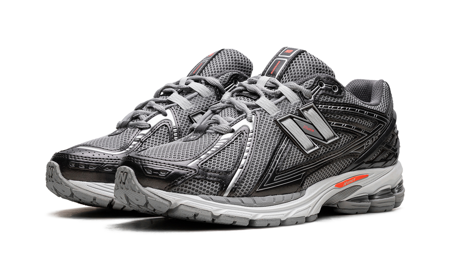 1906 "Black Metallic" U1906RCO