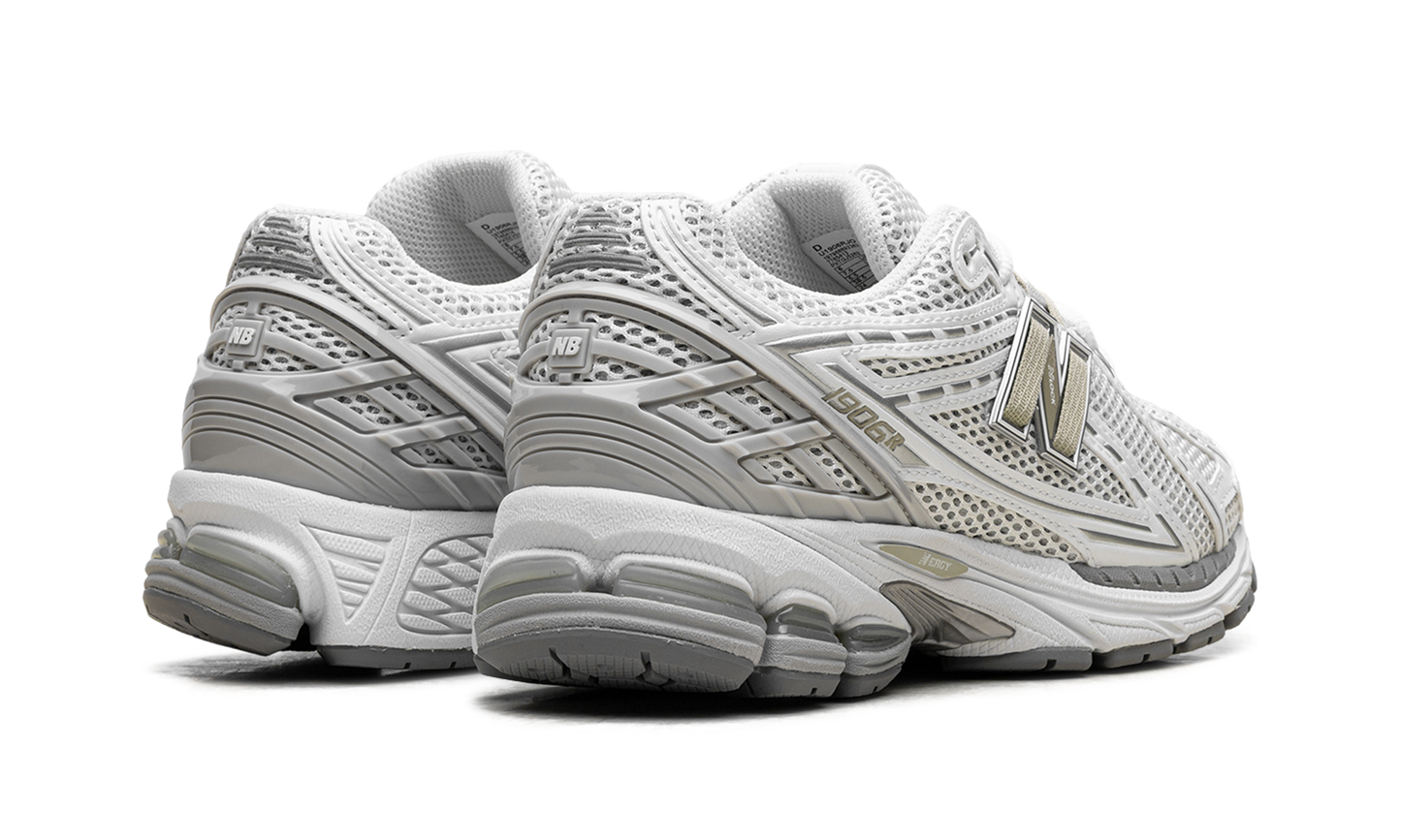 1906R "White Olivine" U1906RJO