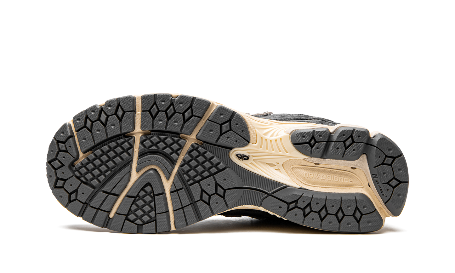 2002R "Phantom" M2002RHO